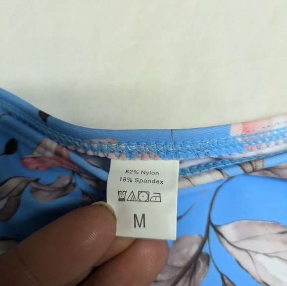 3-PC Bikini Set Size S/M bandeau/low rise bottoms & floral bottoms - Picture 4 of 10